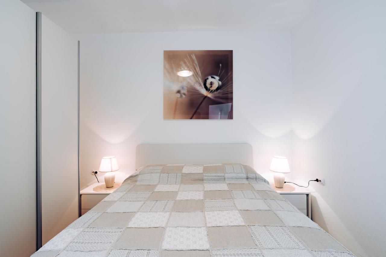 Guest House Sakarun Veli Rat Ngoại thất bức ảnh