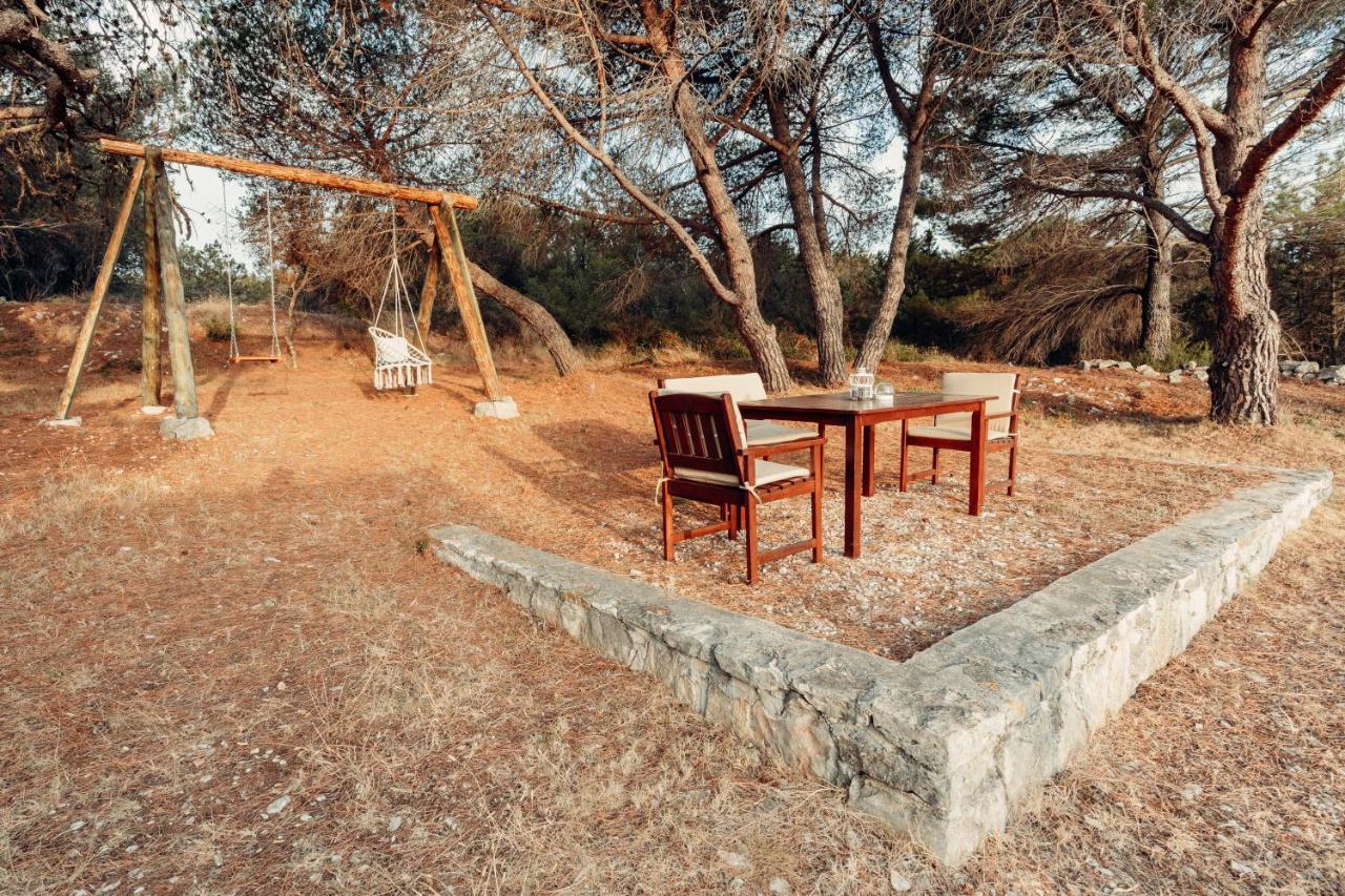 Guest House Sakarun Veli Rat Ngoại thất bức ảnh