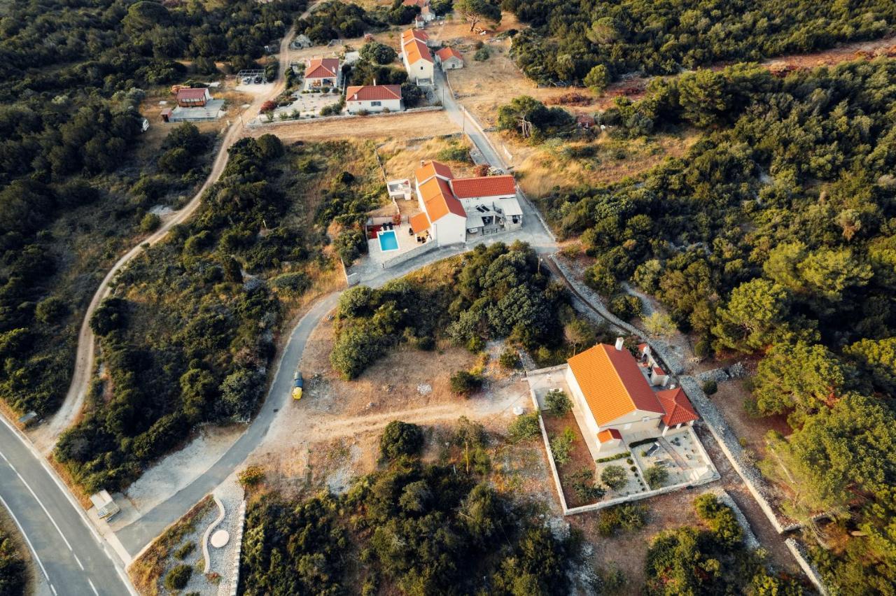 Guest House Sakarun Veli Rat Ngoại thất bức ảnh
