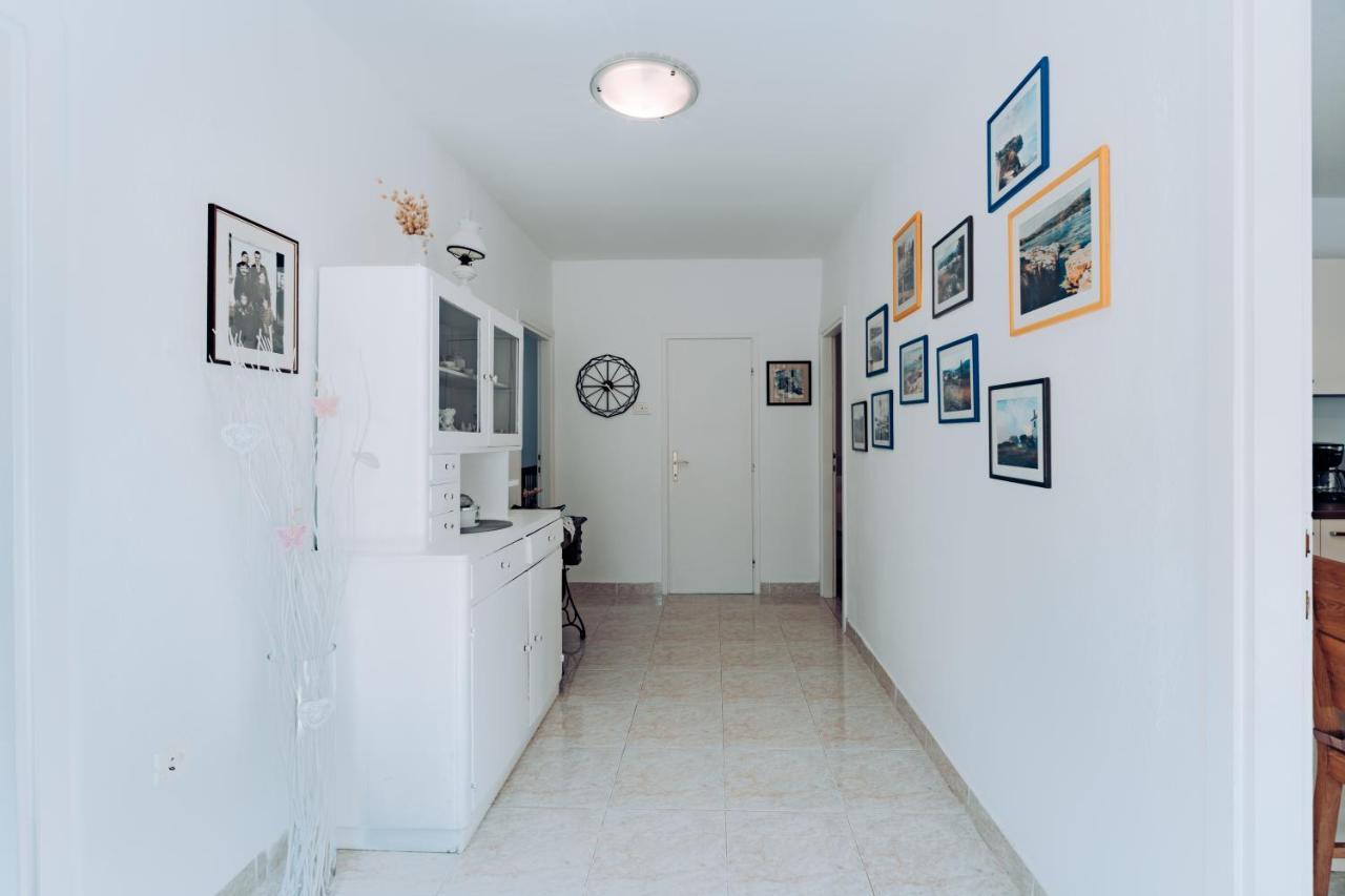 Guest House Sakarun Veli Rat Ngoại thất bức ảnh