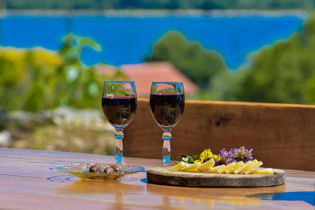 Guest House Sakarun Veli Rat Ngoại thất bức ảnh